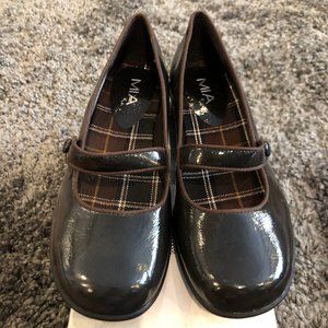 Girls Mia Brown Patent Slip-on Dress Shoes